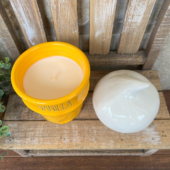 🆕 Rae Dunn | "VANILLA" Ice Cream Cone Candle! - Picture 6 of 10